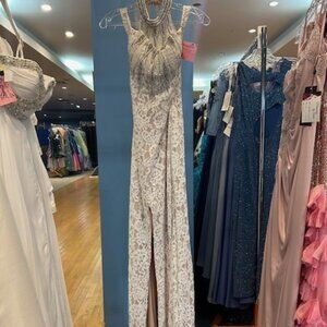 Azzure FM425 Bridal Gown